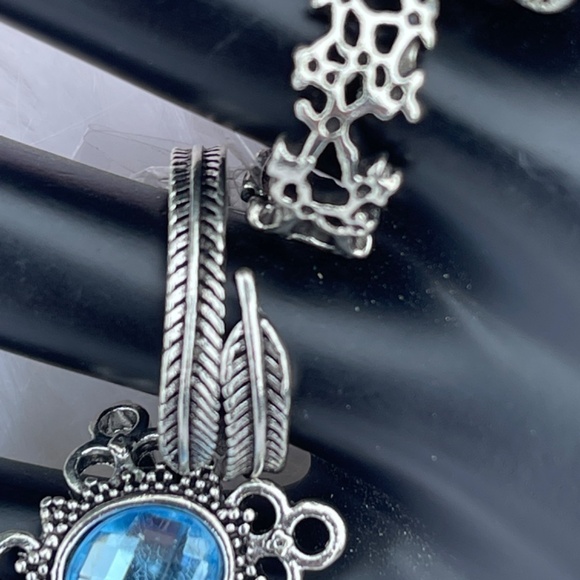 NEW 3/$12 Silvertone  Band and Glass  Rings - Picture 4 of 6